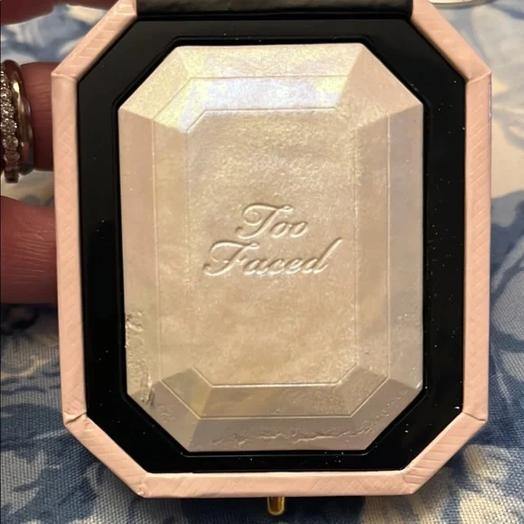 Too Faced Diamond Fire Highlighters - Picture 4 of 8